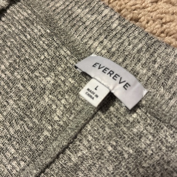 Grey Women’s Sweater Size Large - Picture 2 of 5